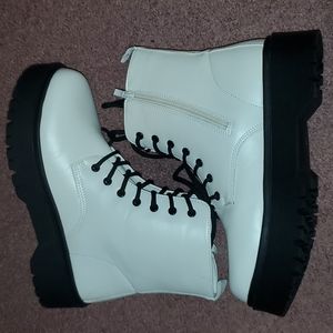 NWOT Forever 21 Boots